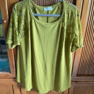 Zenana 3X Olive and Lace colored top